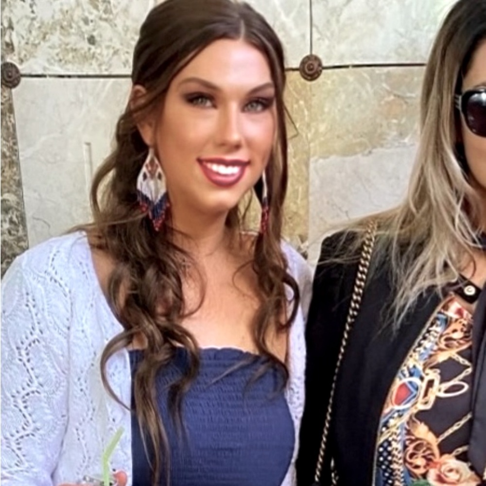 Meet your Posher, Haley